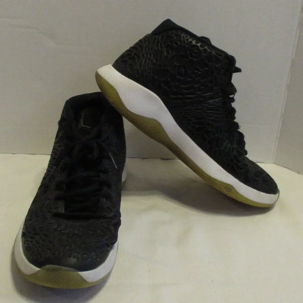 Jordan Shoes Men Size 9.5 Black White Fitness Athletic Basketball Sneakers